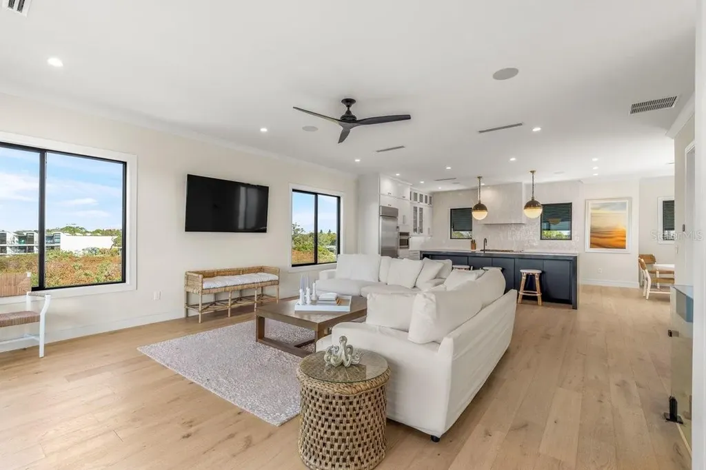 552 S Peninsula Avenue New Smyrna Beach FL 32169