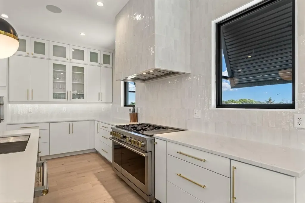 552 S Peninsula Avenue New Smyrna Beach FL 32169