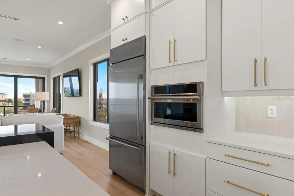 552 S Peninsula Avenue New Smyrna Beach FL 32169