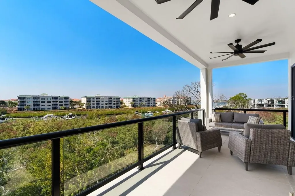 552 S Peninsula Avenue New Smyrna Beach FL 32169