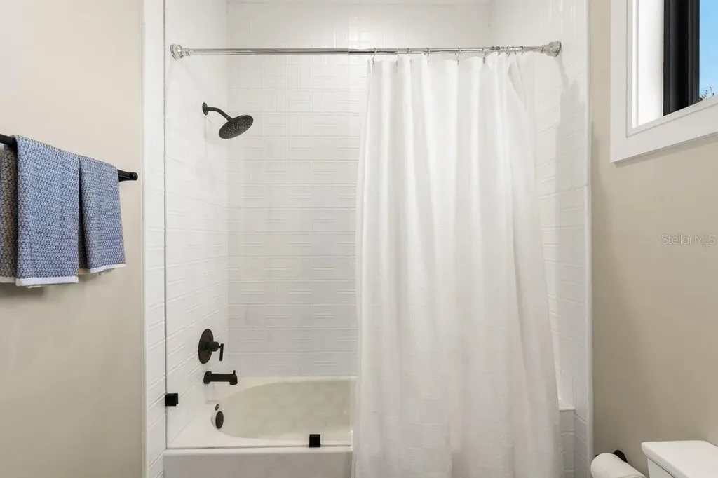 552 S Peninsula Avenue New Smyrna Beach FL 32169