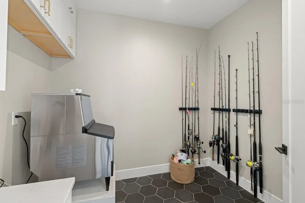 552 S Peninsula Avenue New Smyrna Beach FL 32169
