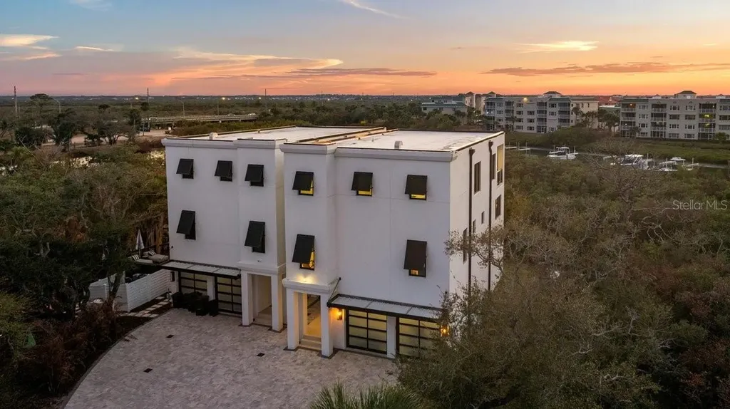 552 S Peninsula Avenue New Smyrna Beach FL 32169