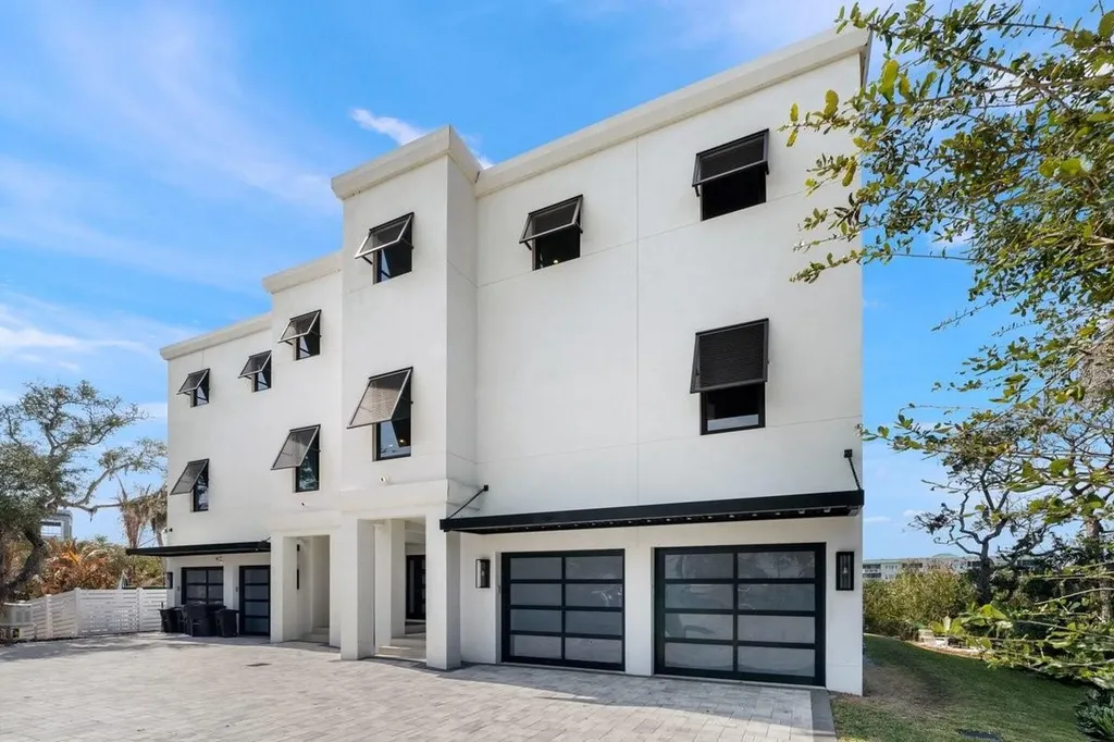 552 S Peninsula Avenue New Smyrna Beach FL 32169