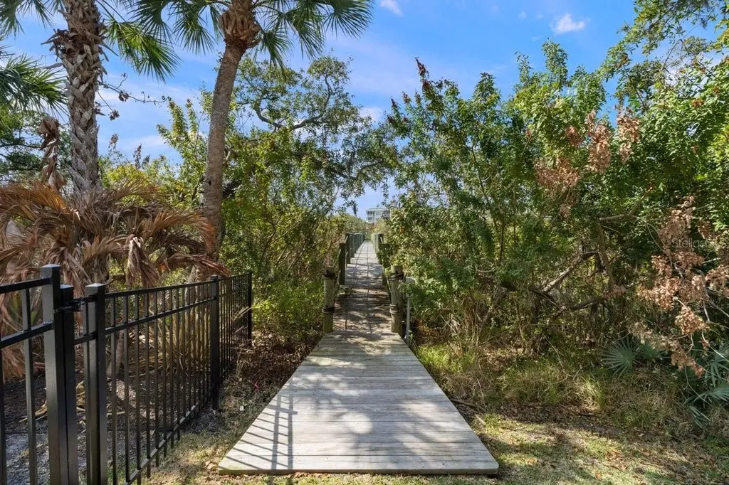 552 S Peninsula Avenue New Smyrna Beach FL 32169