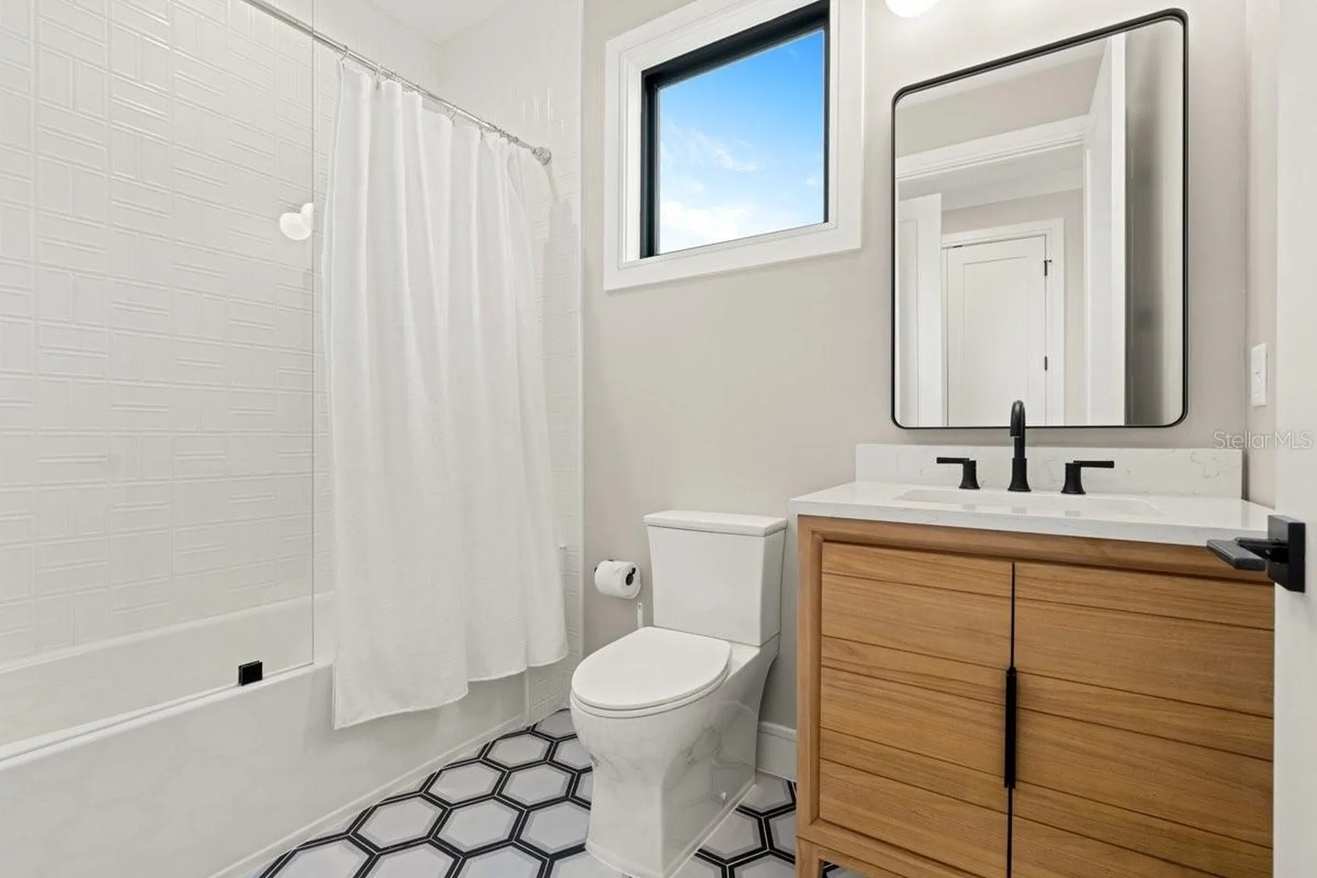 552 S Peninsula Avenue New Smyrna Beach FL 32169