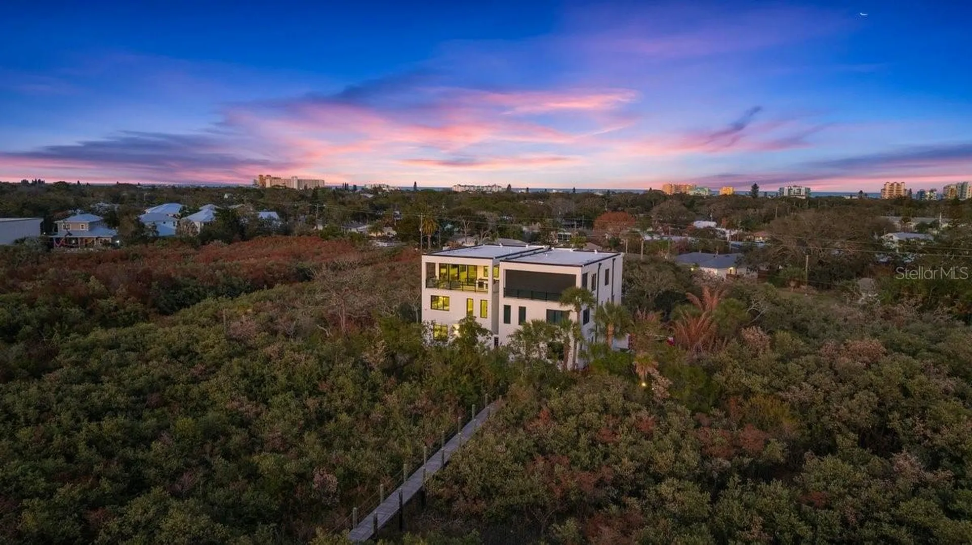 552 S Peninsula Avenue New Smyrna Beach FL 32169