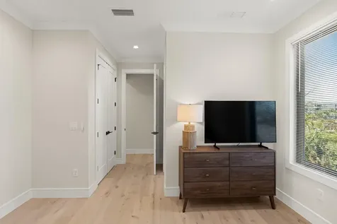 552 S Peninsula Avenue New Smyrna Beach FL 32169