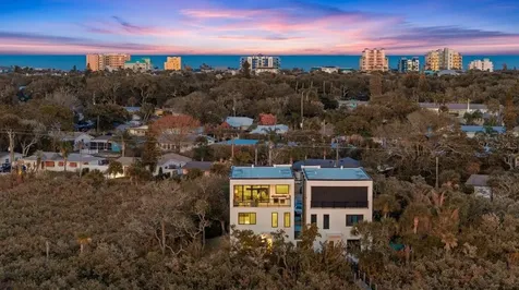552 S Peninsula Avenue New Smyrna Beach FL 32169