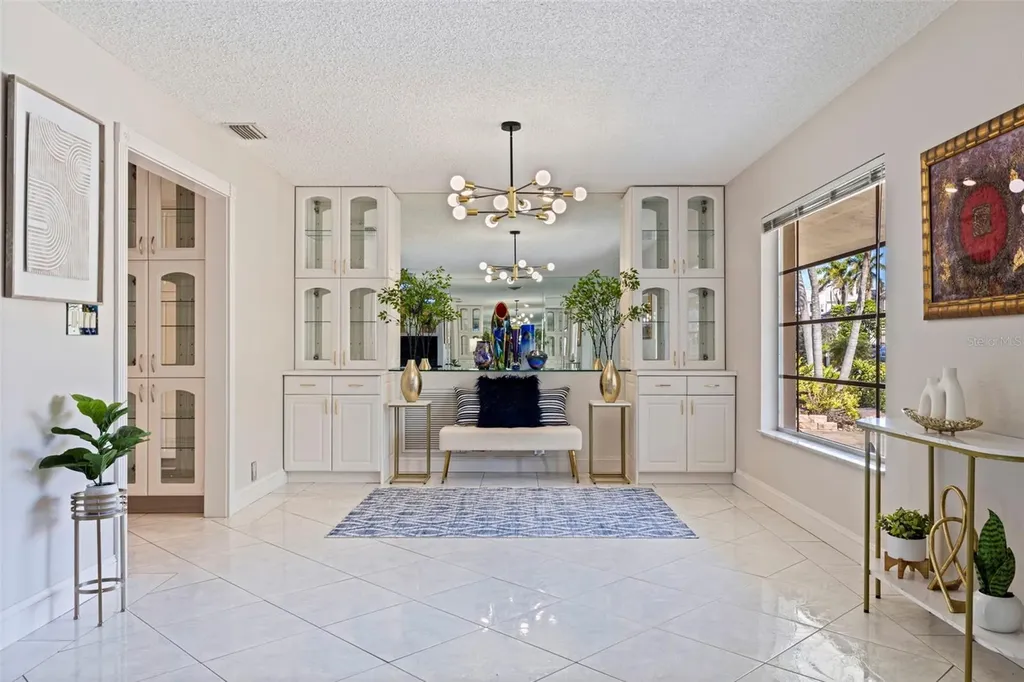 290 1st Street W Tierra Verde FL 33715