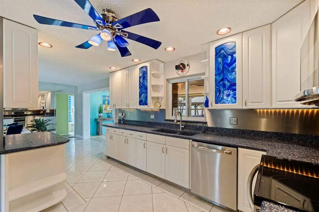 290 1st Street W Tierra Verde FL 33715