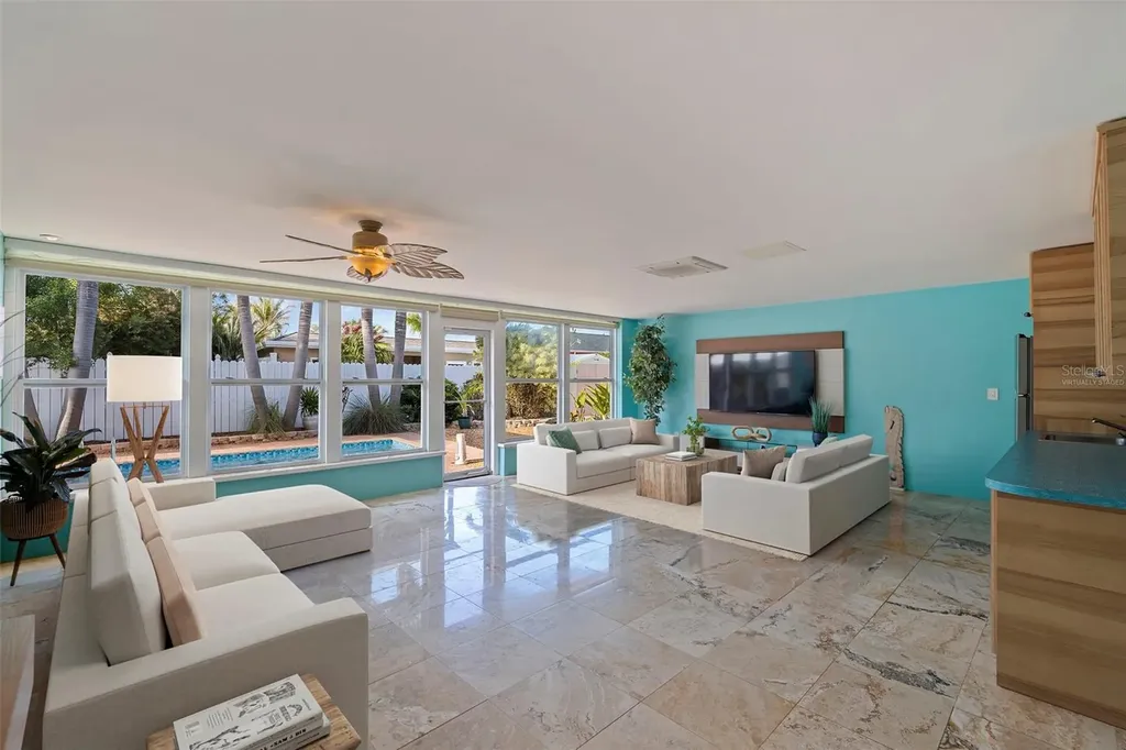 290 1st Street W Tierra Verde FL 33715
