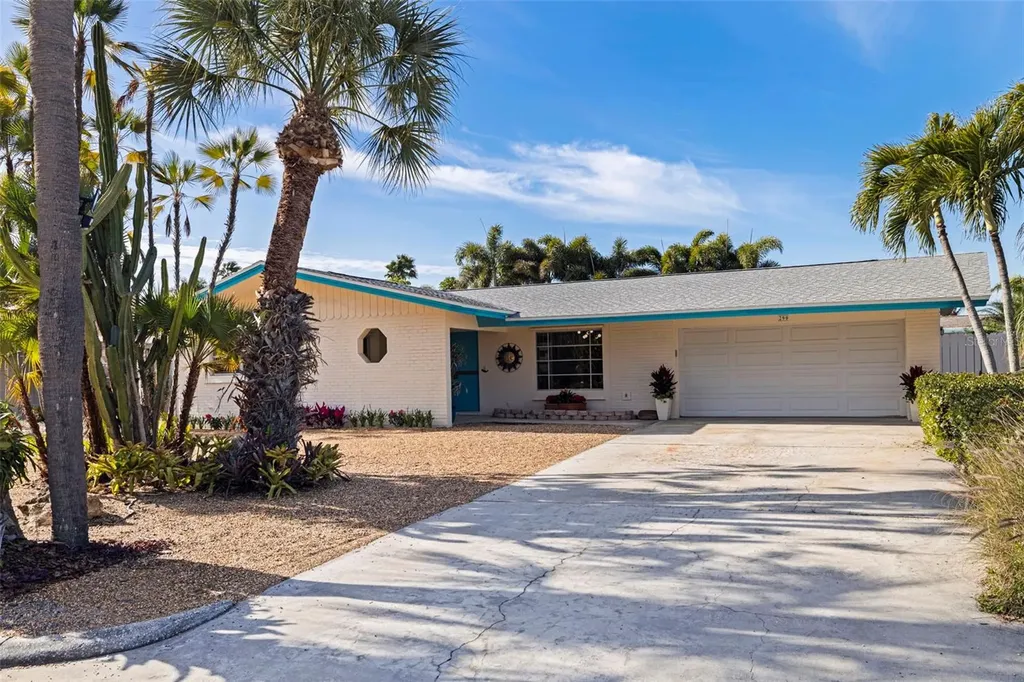 290 1st Street W Tierra Verde FL 33715
