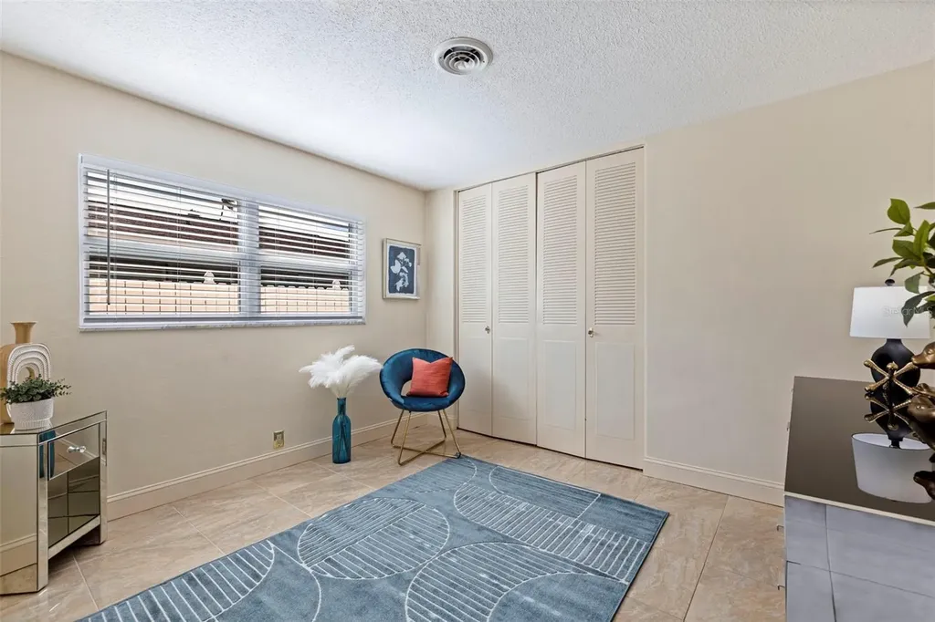 290 1st Street W Tierra Verde FL 33715