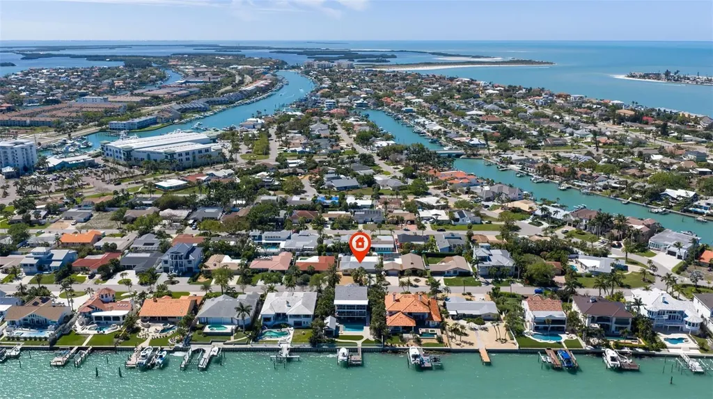 290 1st Street W Tierra Verde FL 33715