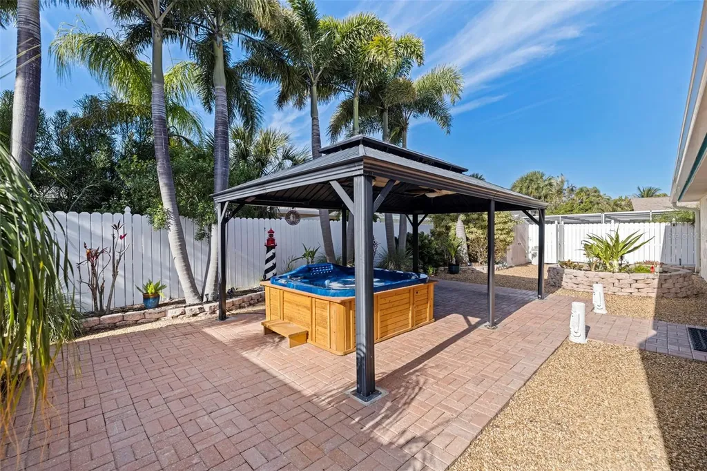 290 1st Street W Tierra Verde FL 33715