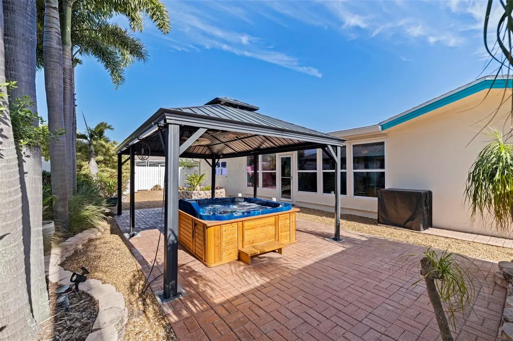 290 1st Street W Tierra Verde FL 33715