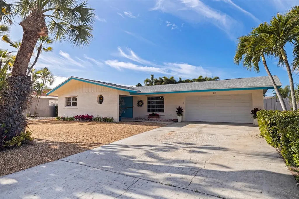 290 1st Street W Tierra Verde FL 33715