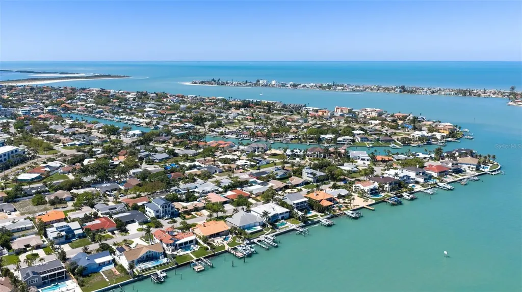 290 1st Street W Tierra Verde FL 33715