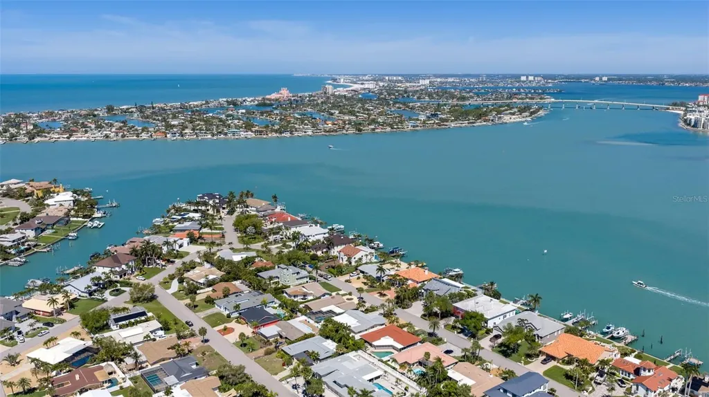290 1st Street W Tierra Verde FL 33715