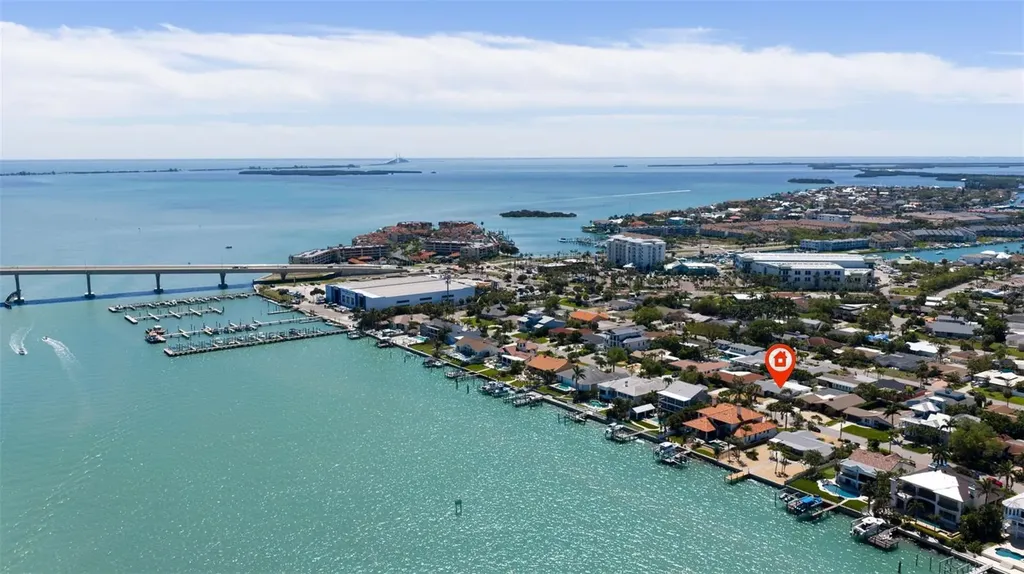 290 1st Street W Tierra Verde FL 33715