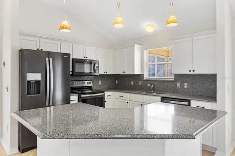 17109 SE 93rd Yondel Circle The Villages FL 32162