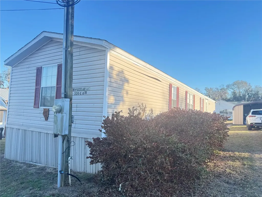 320 E 8th Street Frostproof FL 33843
