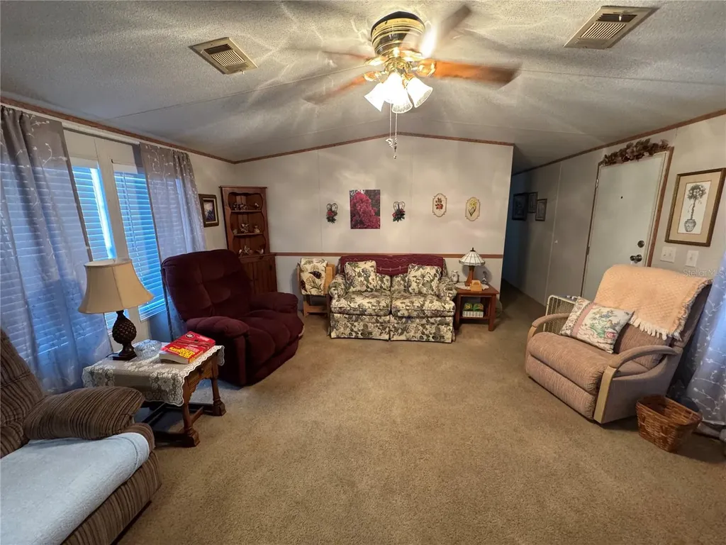 320 E 8th Street Frostproof FL 33843