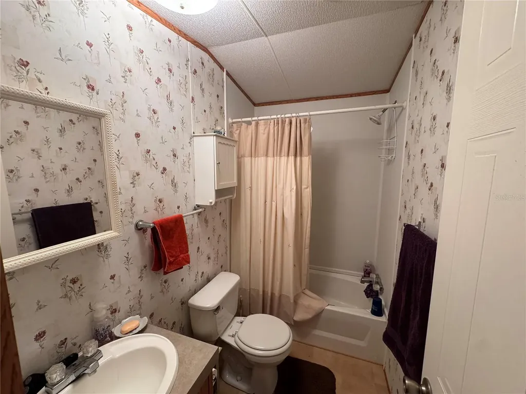 320 E 8th Street Frostproof FL 33843