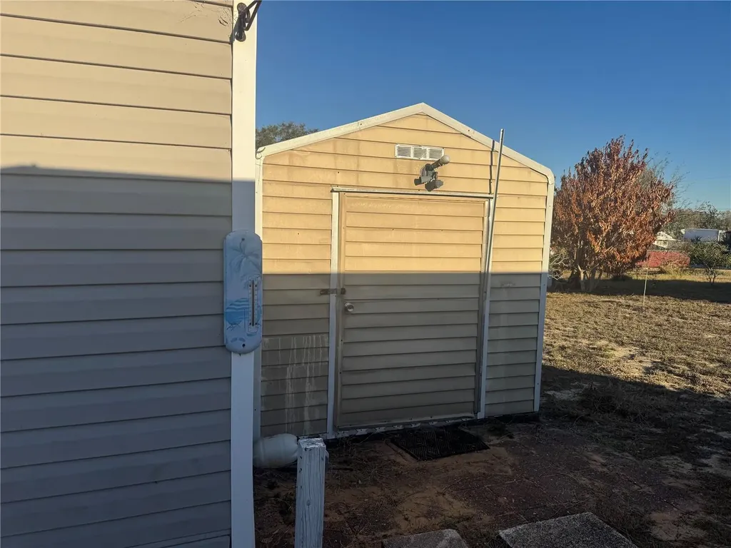 320 E 8th Street Frostproof FL 33843