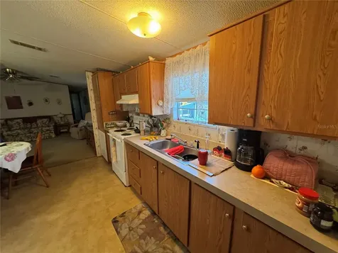 320 E 8th Street Frostproof FL 33843