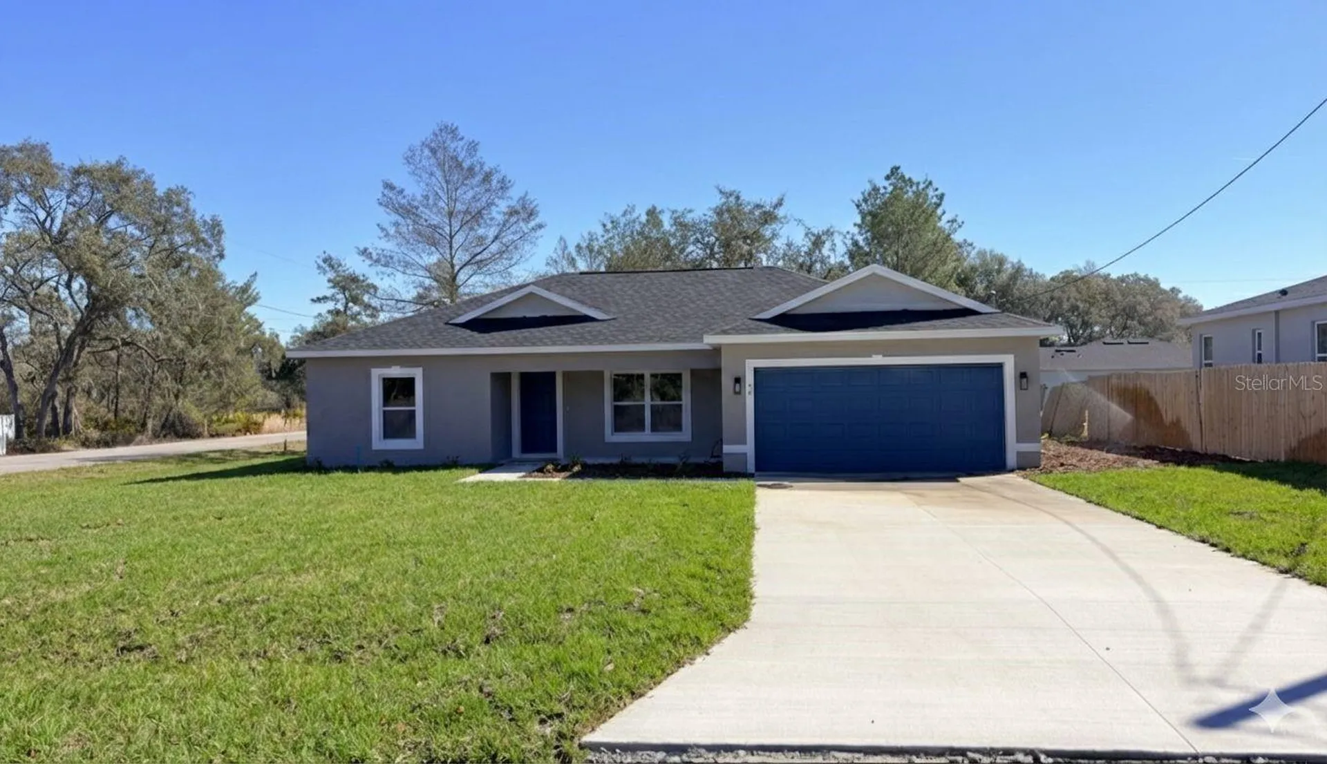 77 Malauka Pass Ocklawaha FL 32179