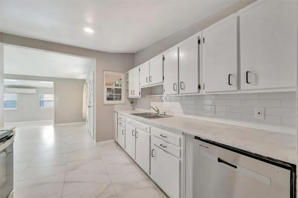 6607 Georgia Avenue Bradenton FL 34207