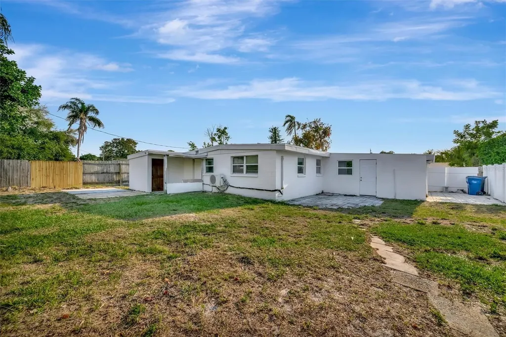6607 Georgia Avenue Bradenton FL 34207