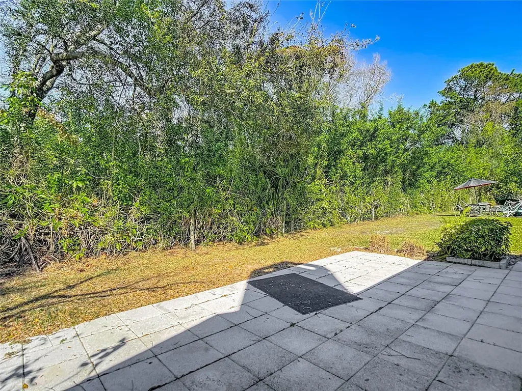 10121 Lake Oak Circle Tampa FL 33624