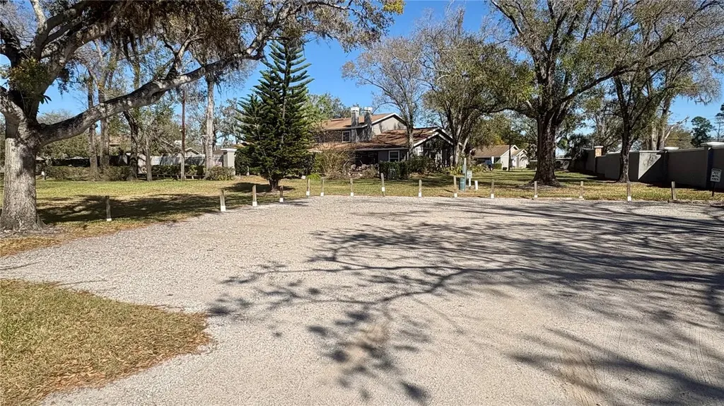 10121 Lake Oak Circle Tampa FL 33624