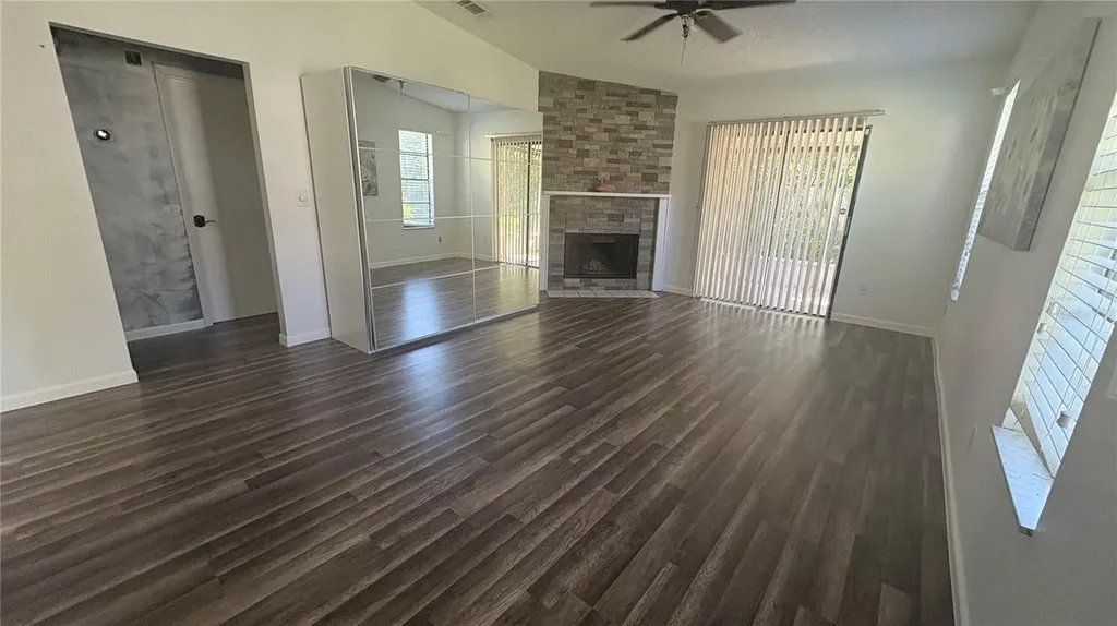 10121 Lake Oak Circle Tampa FL 33624