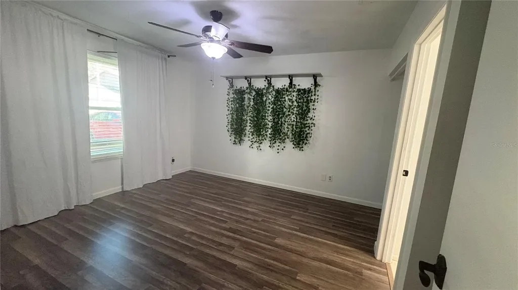 10121 Lake Oak Circle Tampa FL 33624