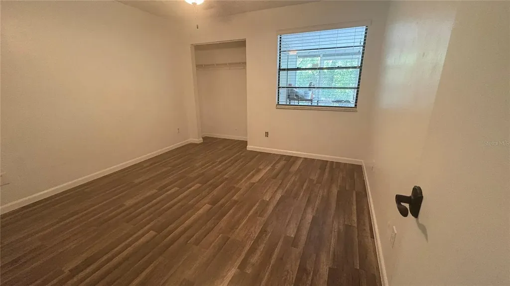 10121 Lake Oak Circle Tampa FL 33624