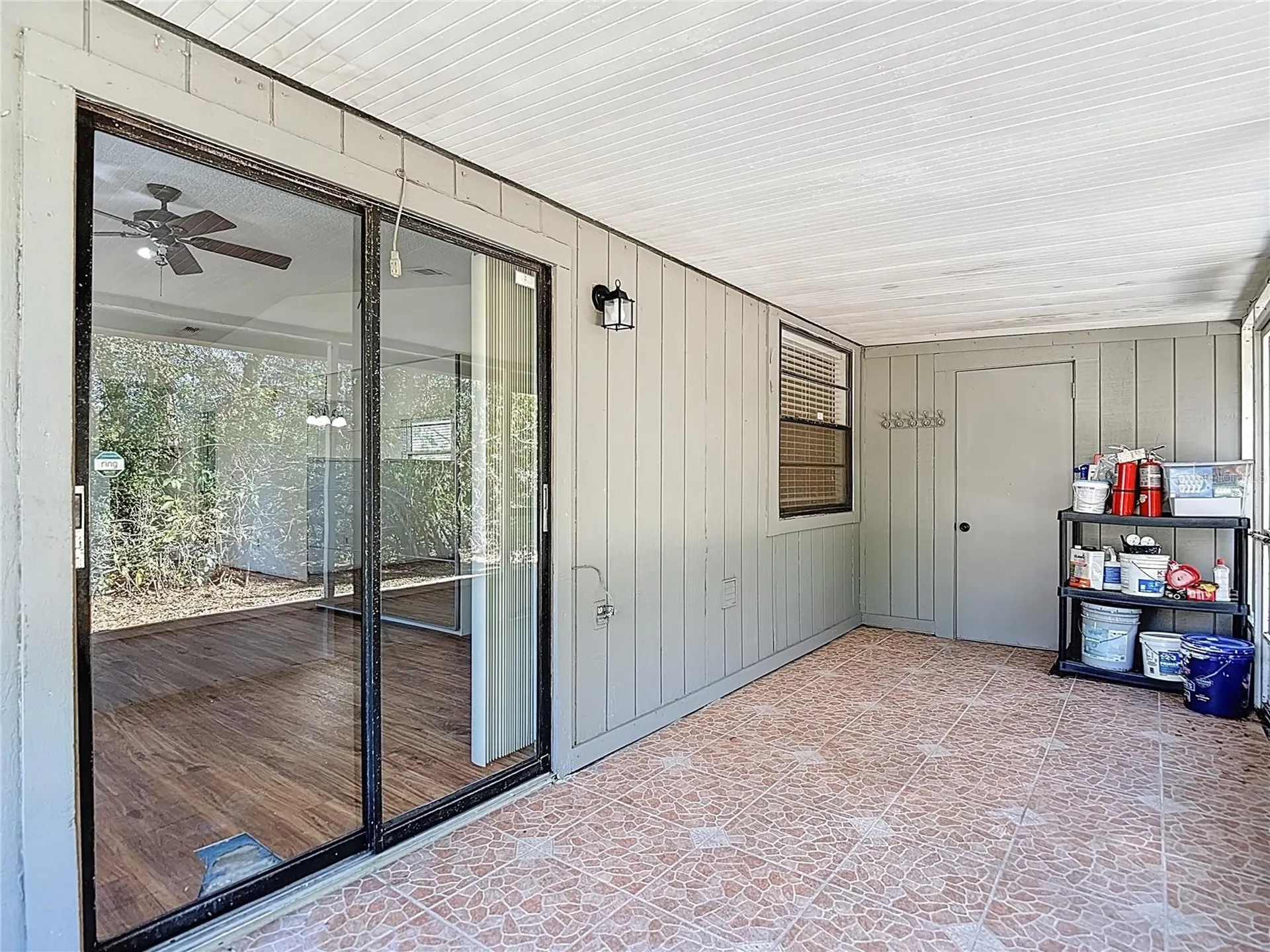 10121 Lake Oak Circle Tampa FL 33624
