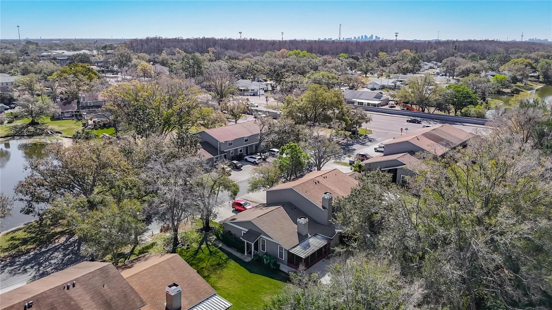10121 Lake Oak Circle Tampa FL 33624
