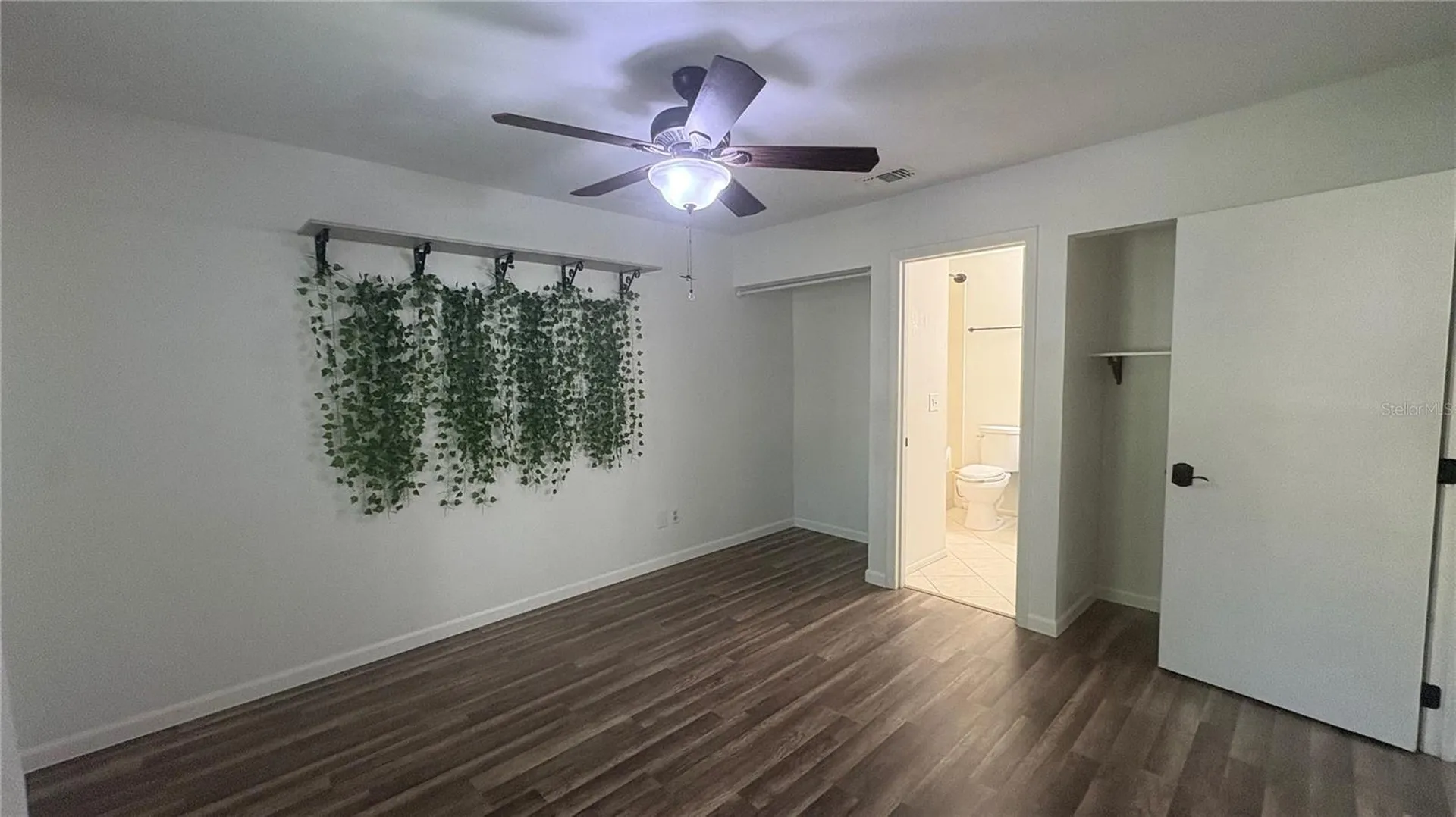 10121 Lake Oak Circle Tampa FL 33624