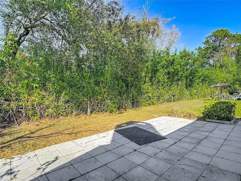 10121 Lake Oak Circle Tampa FL 33624