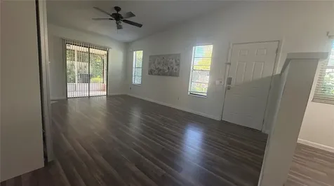 10121 Lake Oak Circle Tampa FL 33624