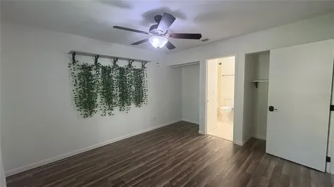 10121 Lake Oak Circle Tampa FL 33624