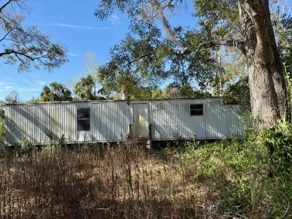 1219 N Paris Street Bell FL 32619