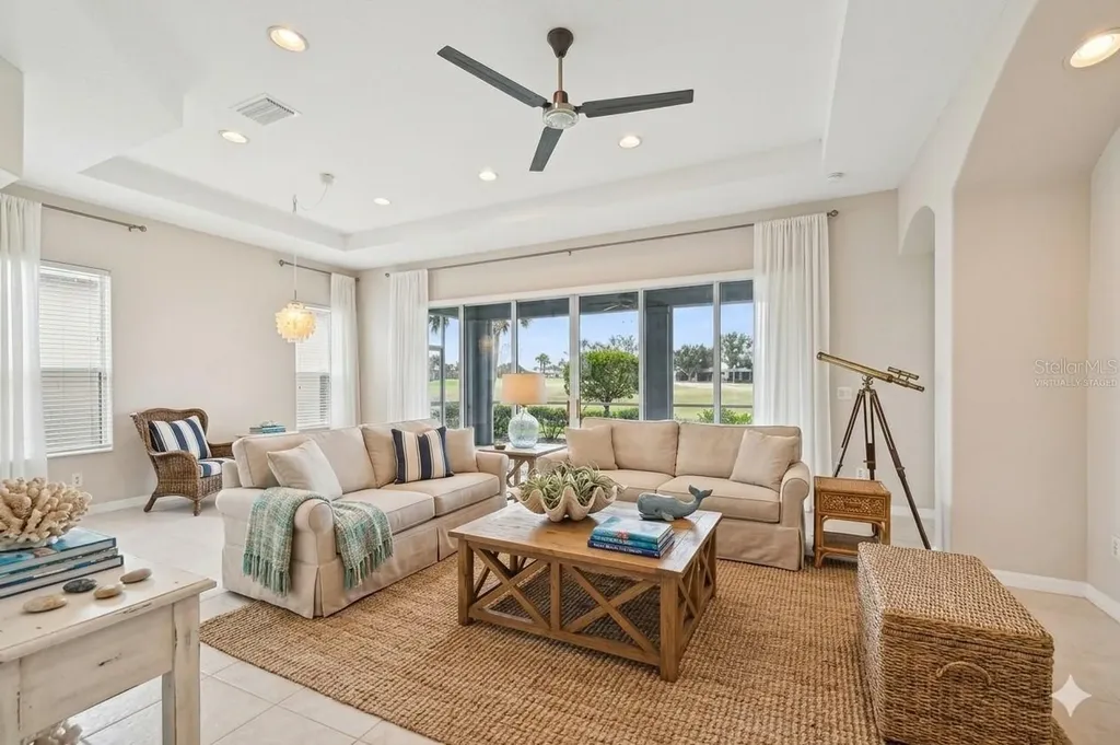 819 Regal Manor Way Sun City Center FL 33573