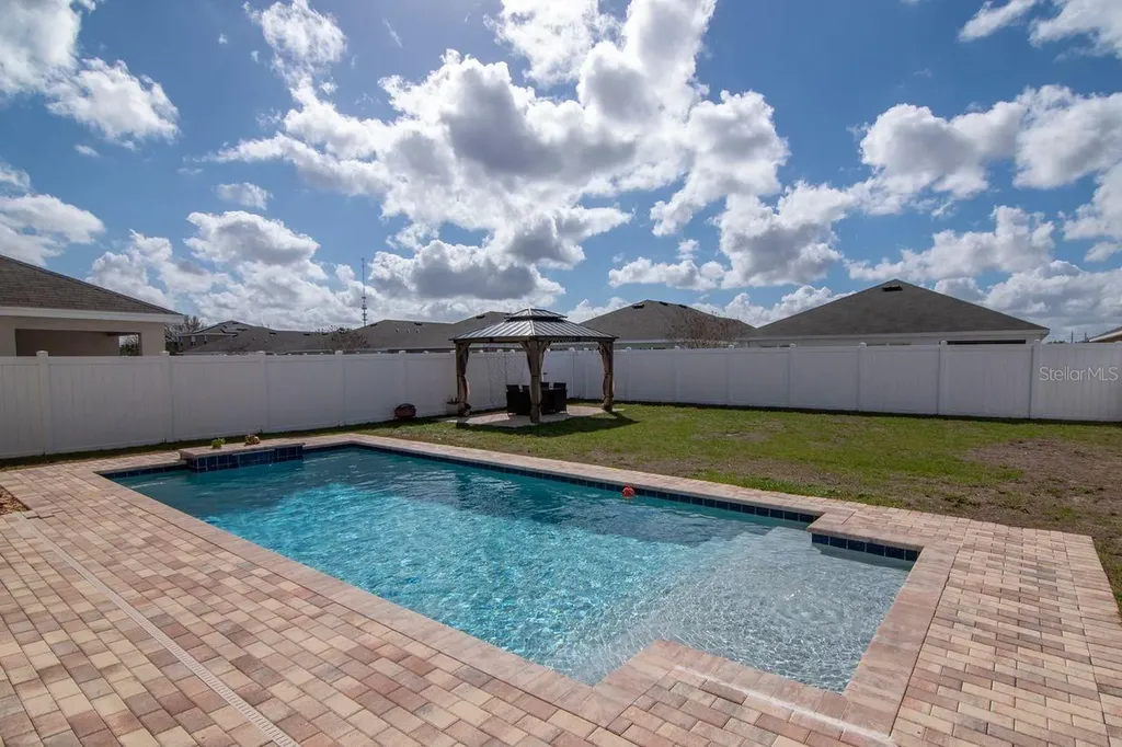 1103 Swaying Sawgrass Avenue Ruskin FL 33570