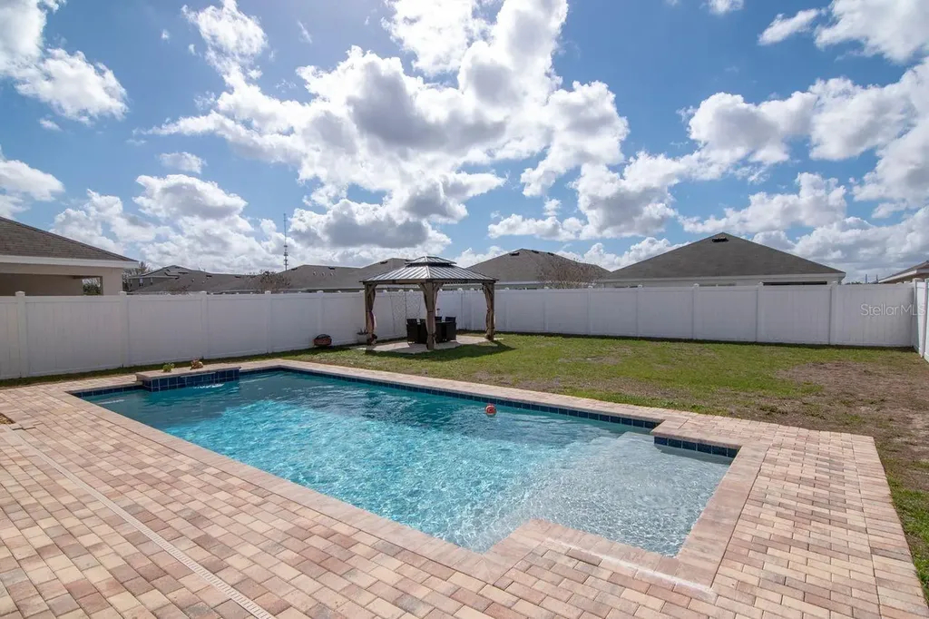 1103 Swaying Sawgrass Avenue Ruskin FL 33570
