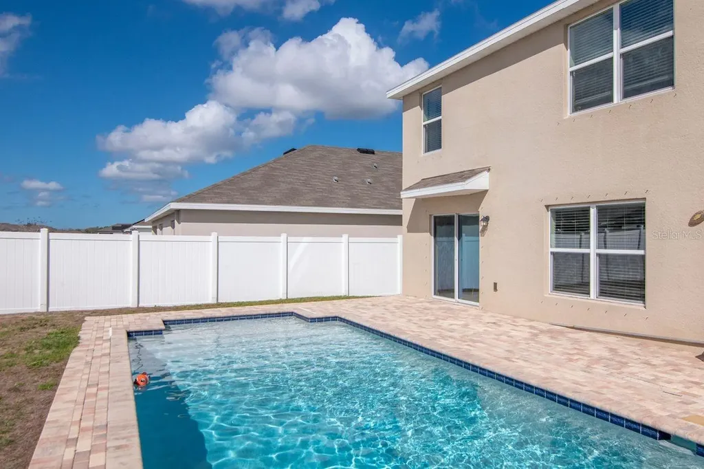 1103 Swaying Sawgrass Avenue Ruskin FL 33570
